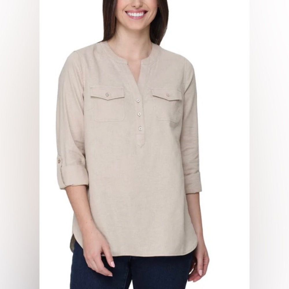 Brand new without tags TAHARI - Women's
Adjustable Length Sleeve Shirt XXL